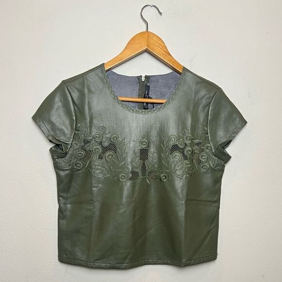 Romeo & Juliet Couture‎ Women's Olive Embroidered Faux Leather Top Size Small - Picture 3 of 8